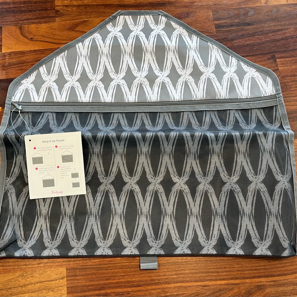 Thirty-One “Hang-It-Up Pocket